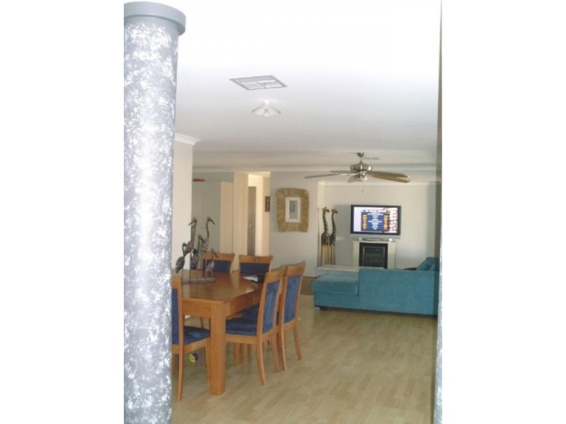 16 Dove Place, Wandina WA 6530