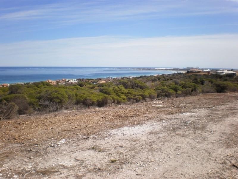 25 Flavio Crescent, Wandina WA 6530