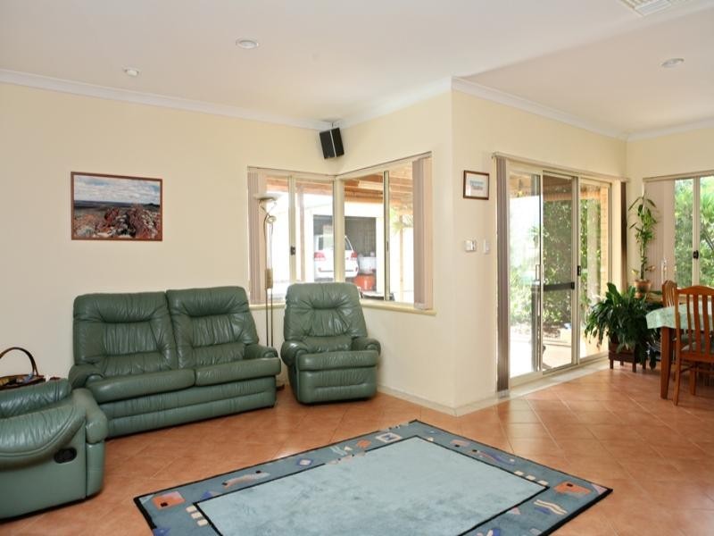 25 Waterfront Circle, Drummond Cove WA 6532