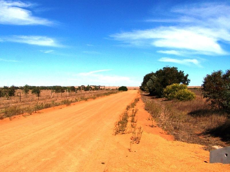 20 & 36 Meadow Lane, Walkaway WA 6528