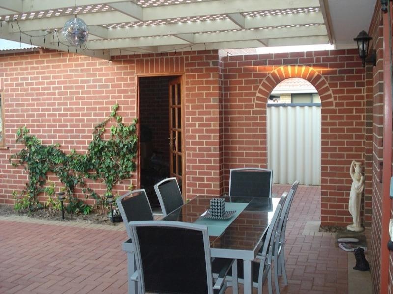 26 Broadbank Lane, Beachlands WA 6530