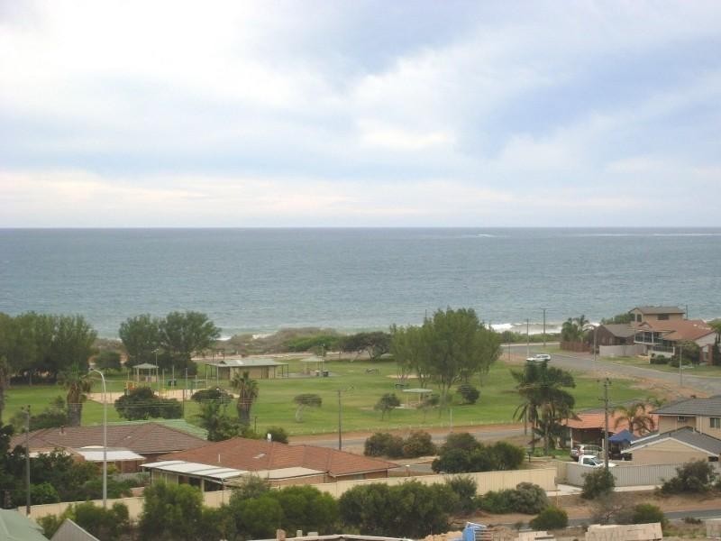 18 Barrett Drive, Wandina WA 6530