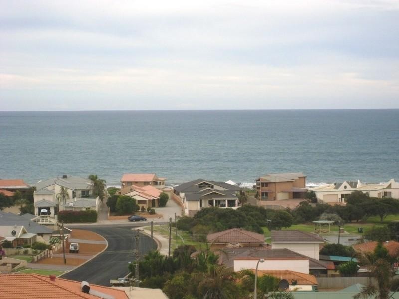 18 Barrett Drive, Wandina WA 6530