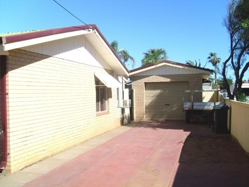 110 Francis Street, Beachlands WA 6530