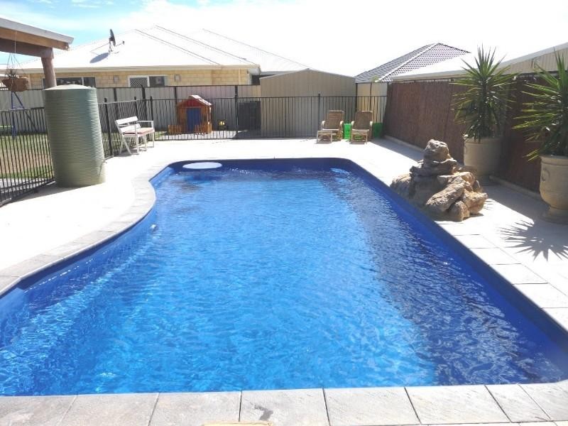 16 Dove Place, Wandina WA 6530