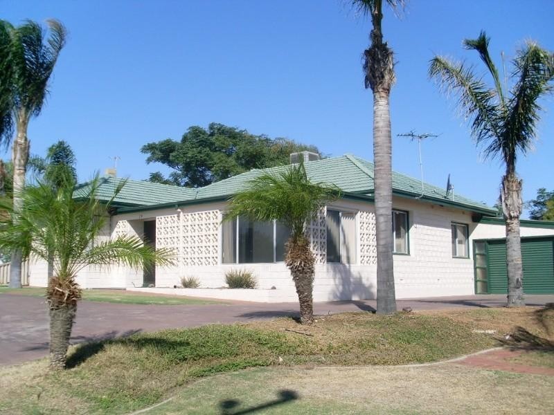 14 Dean Street, Geraldton WA 6530