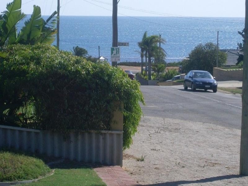 14 Dean Street, Geraldton WA 6530