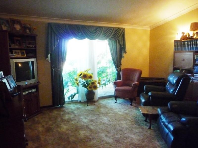 101 Hall Road, Waggrakine WA 6530