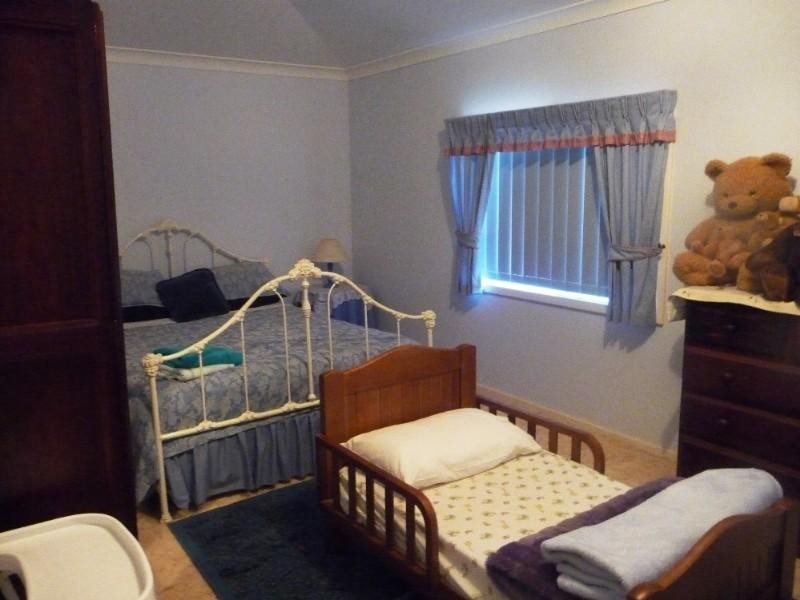 101 Hall Road, Waggrakine WA 6530