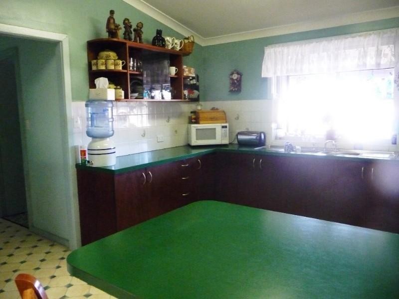 101 Hall Road, Waggrakine WA 6530