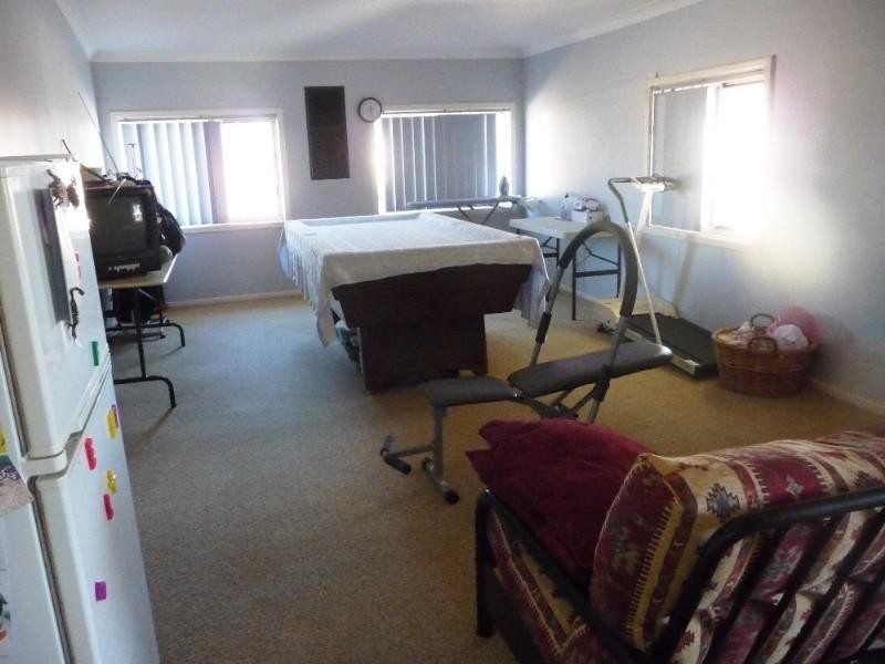 101 Hall Road, Waggrakine WA 6530