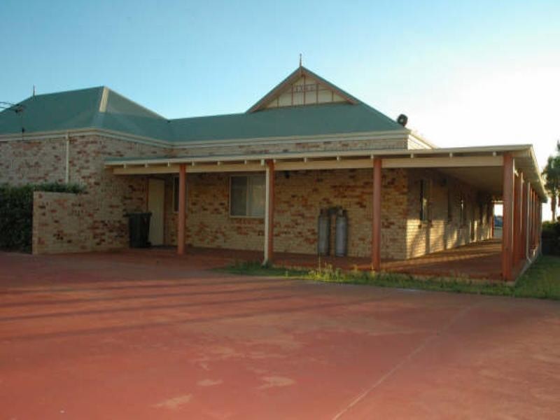 39 Waterfront Circle, Drummond Cove WA 6532