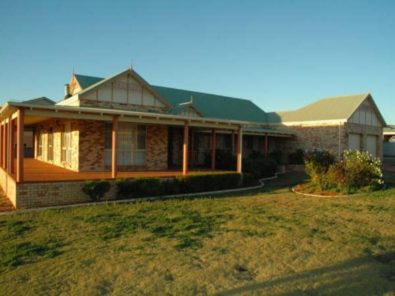 39 Waterfront Circle, Drummond Cove WA 6532