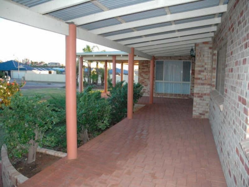 39 Waterfront Circle, Drummond Cove WA 6532