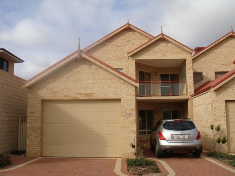 10A/323-325w Willcock Drive, Geraldton WA 6530