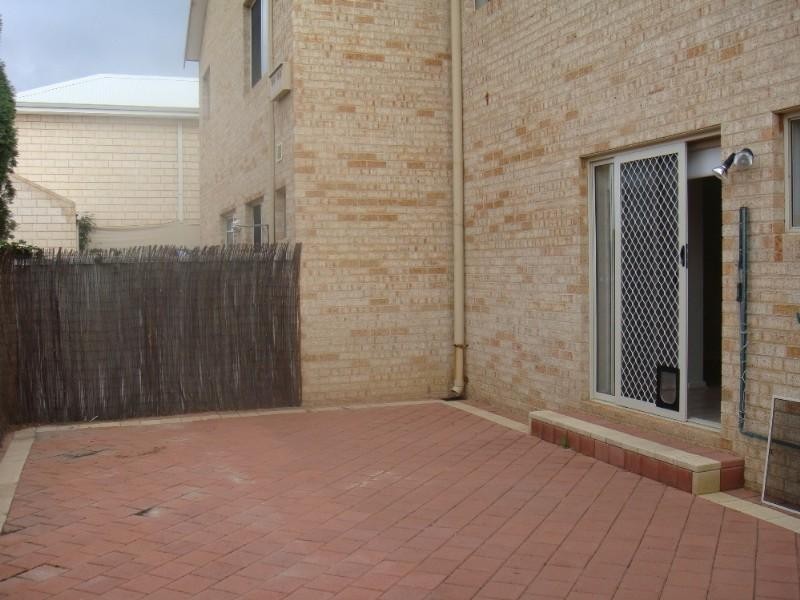 10A/323-325w Willcock Drive, Geraldton WA 6530