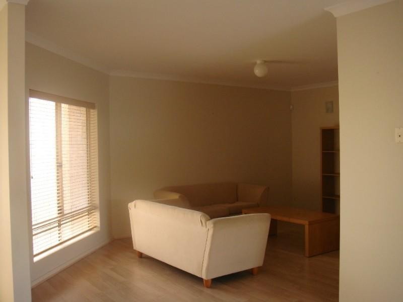 10A/323-325w Willcock Drive, Geraldton WA 6530