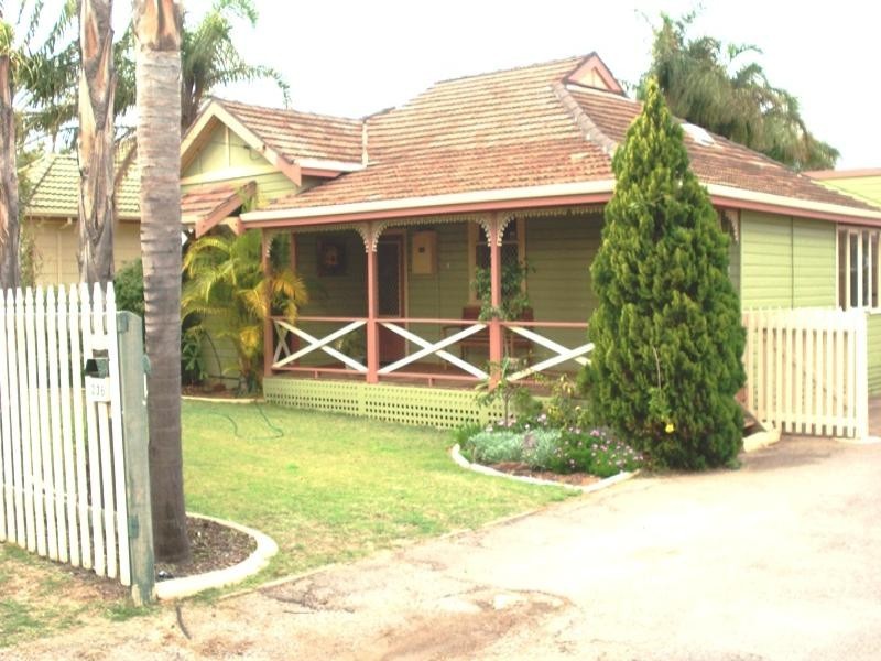 236 Second Street, Wonthella WA 6530