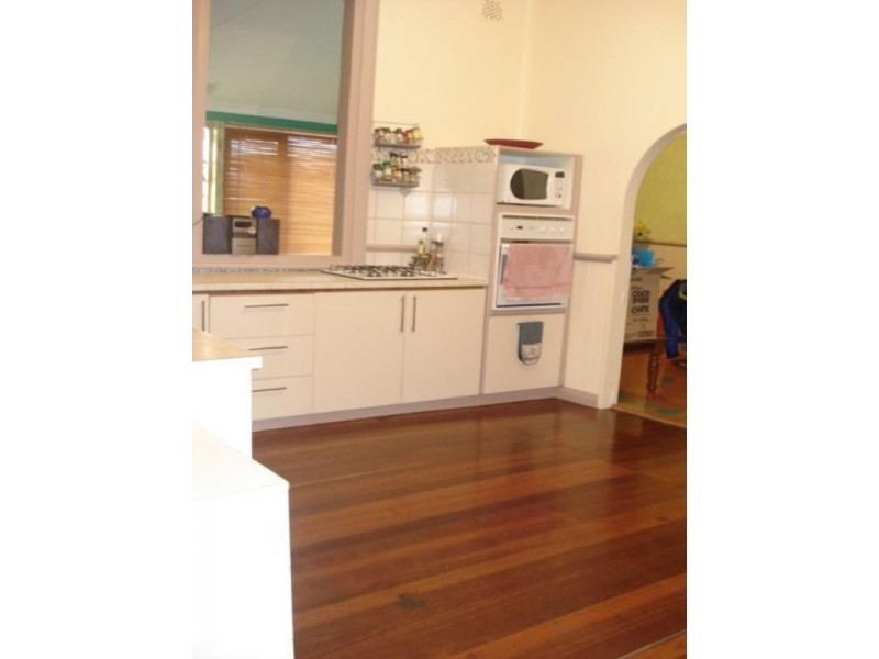 236 Second Street, Wonthella WA 6530