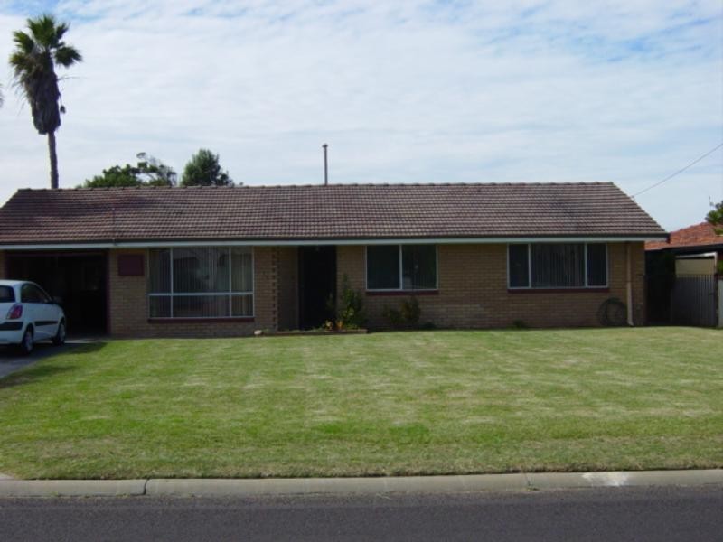 15 Maidstone Street, Geraldton WA 6530