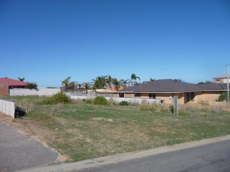 12 Sandown Road, Tarcoola Beach WA 6530