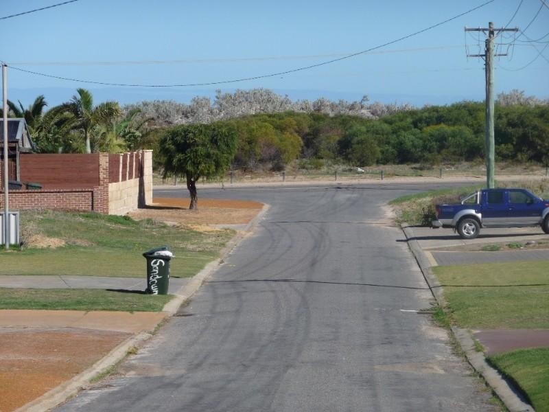 12 Sandown Road, Tarcoola Beach WA 6530