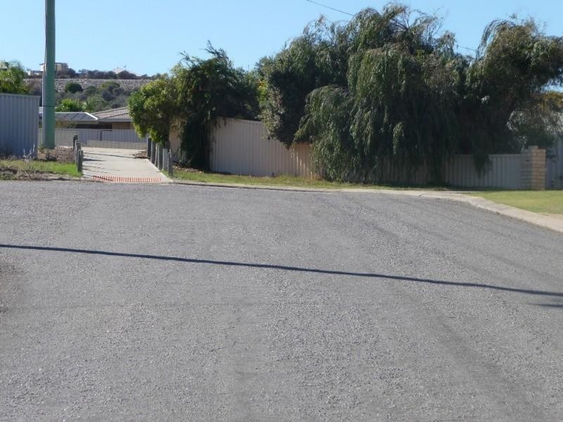 12 Sandown Road, Tarcoola Beach WA 6530