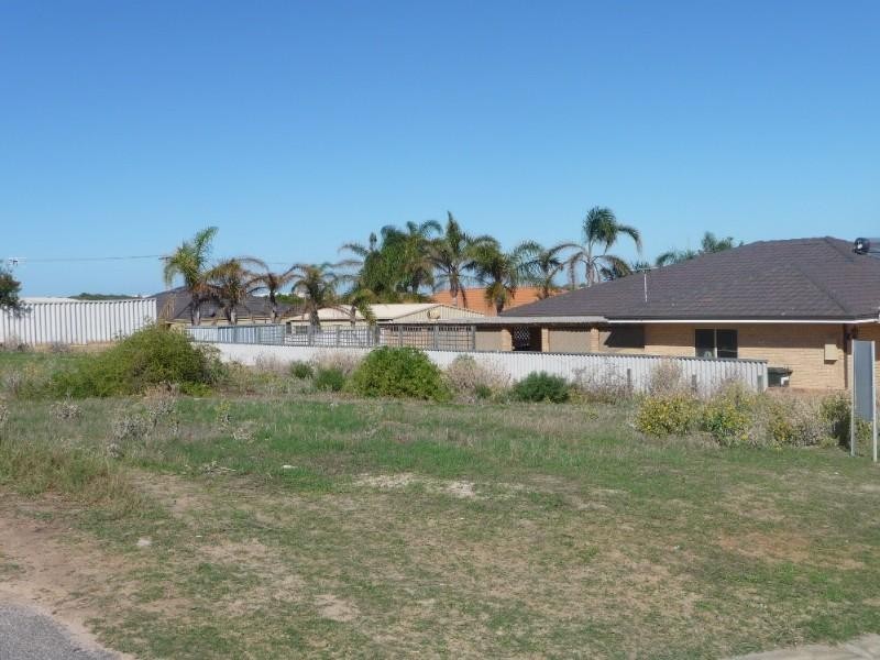 12 Sandown Road, Tarcoola Beach WA 6530