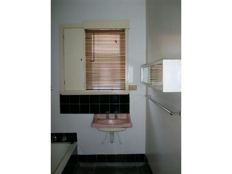 a/121 Cathedral Avenue, Geraldton WA 6530