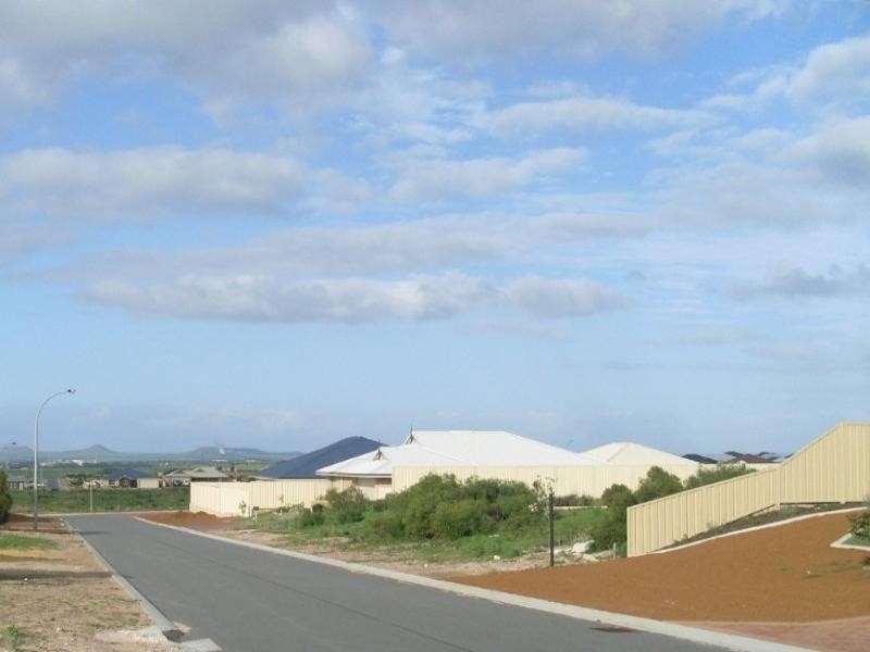 10 Silvery Wave Vista, Wandina WA 6530