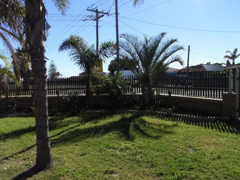 8 Cowrie Street, Sunset Beach WA 6530