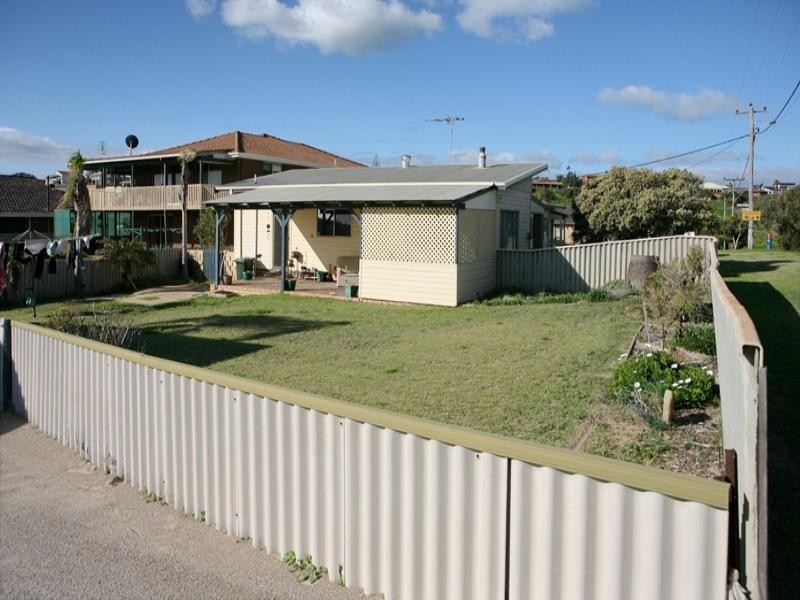 1,2,3/8 Broadhead Avenue, Tarcoola Beach WA 6530