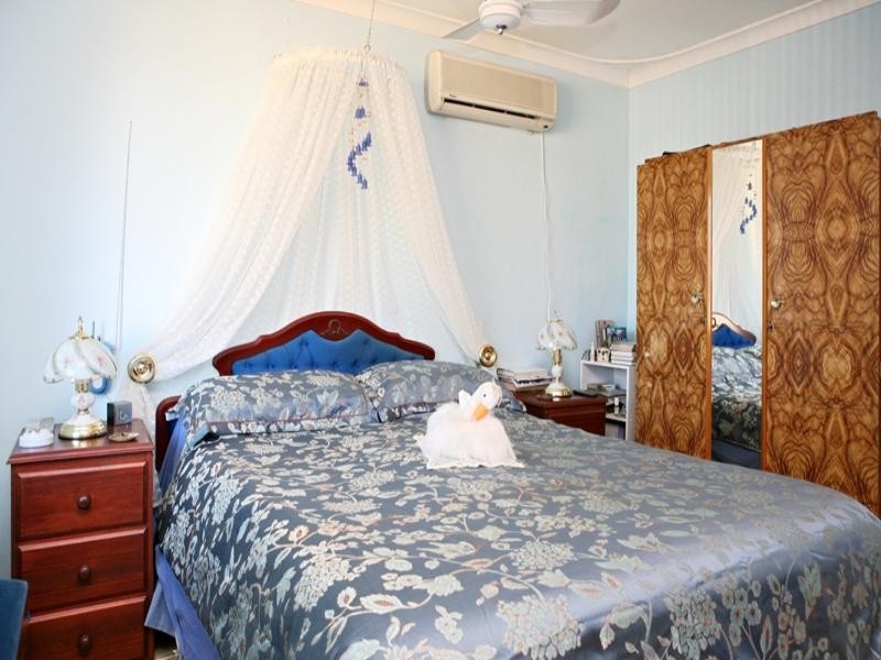 227 First Street, Wonthella WA 6530