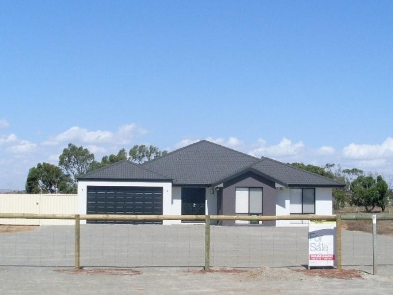 8 Roding Street, Deepdale WA 6532