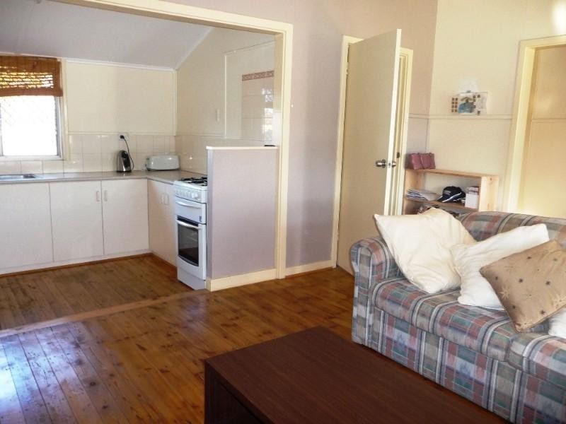 222 Evans Street, Beachlands WA 6530
