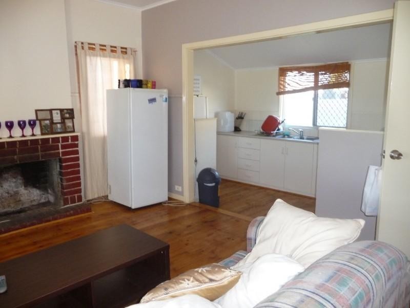222 Evans Street, Beachlands WA 6530