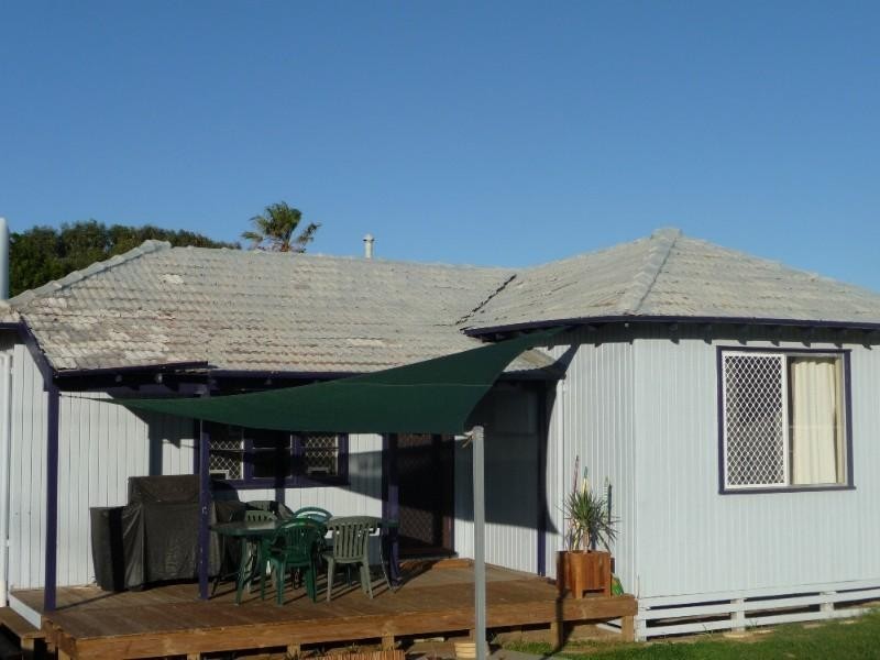 222 Evans Street, Beachlands WA 6530