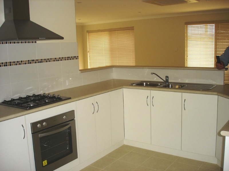 33 Neptune Crescent, Drummond Cove WA 6532