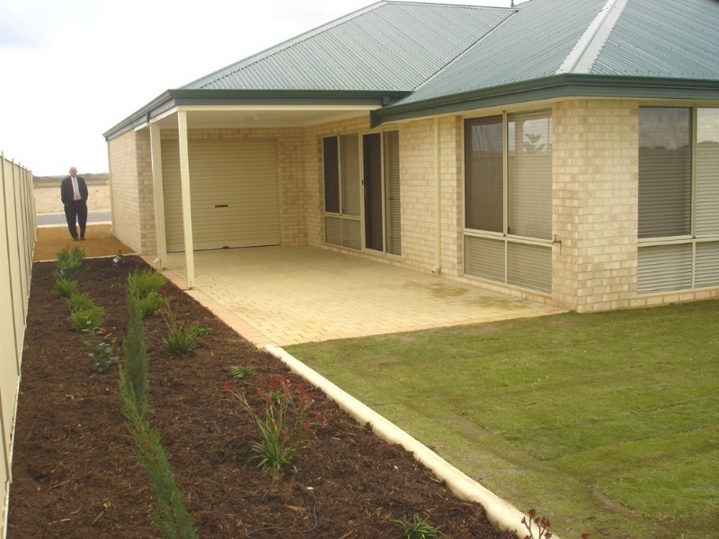 33 Neptune Crescent, Drummond Cove WA 6532