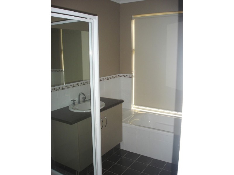 33 Neptune Crescent, Drummond Cove WA 6532