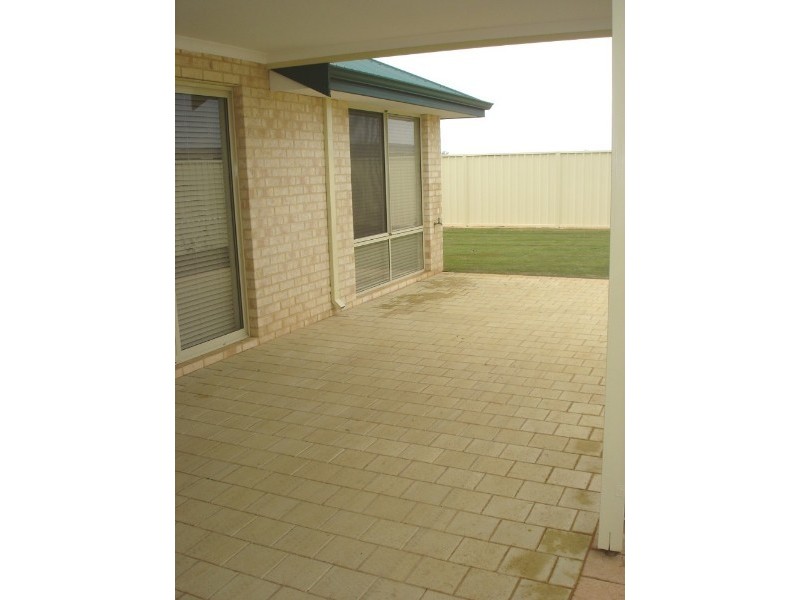 33 Neptune Crescent, Drummond Cove WA 6532