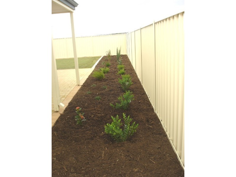 33 Neptune Crescent, Drummond Cove WA 6532