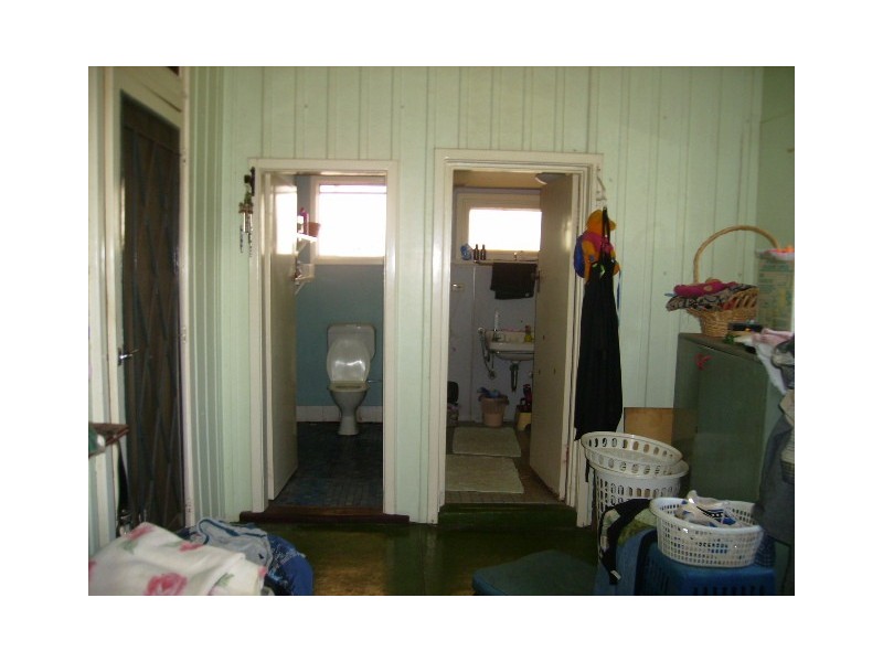 35 Main Street, Meekatharra WA 6642