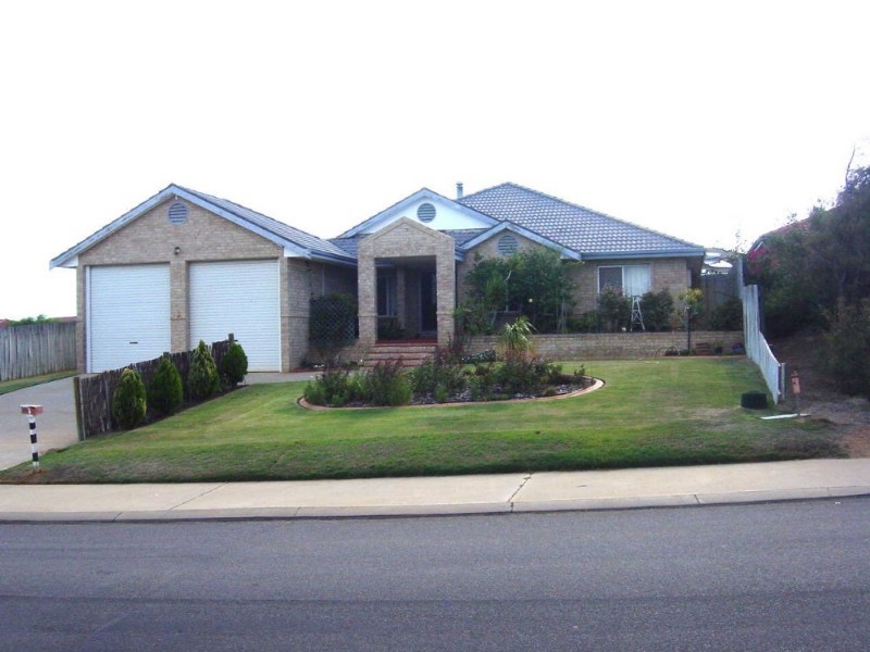 7 Hillview Street, Drummond Cove WA 6532