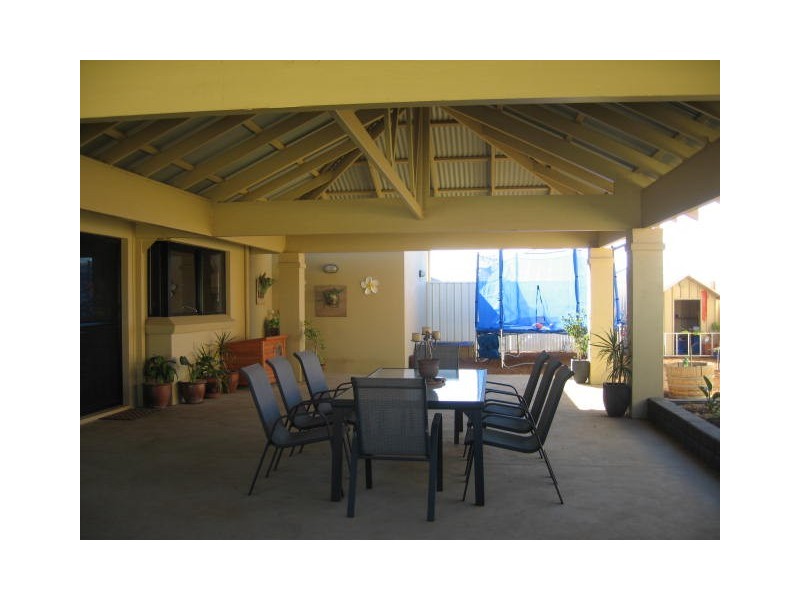 5 Dove Place, Wandina WA 6530