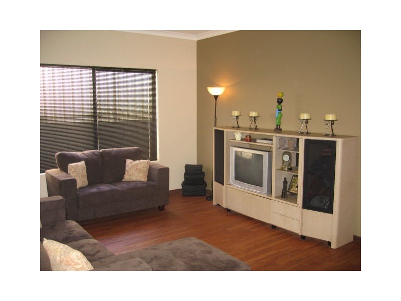 5 Dove Place, Wandina WA 6530