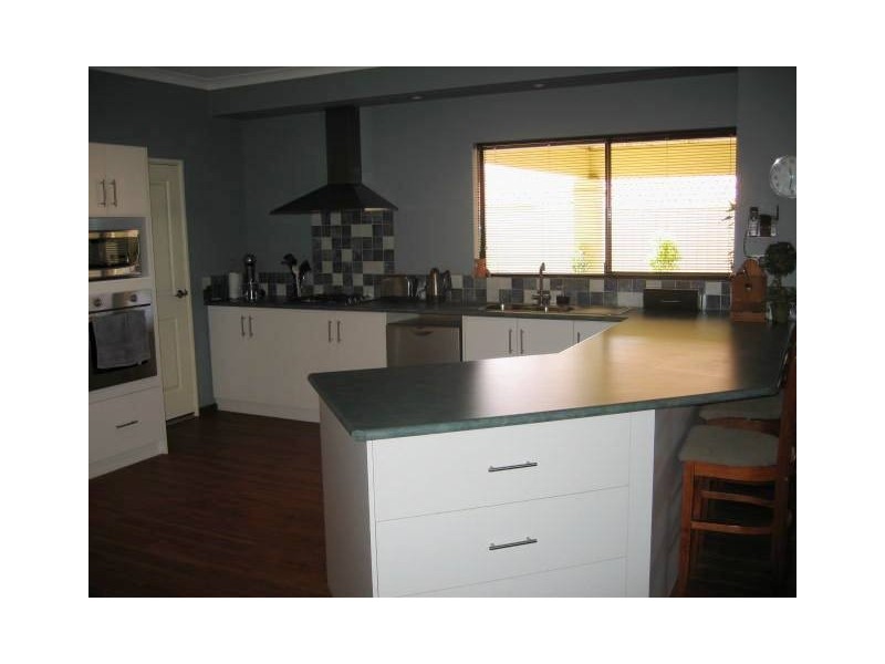 5 Dove Place, Wandina WA 6530