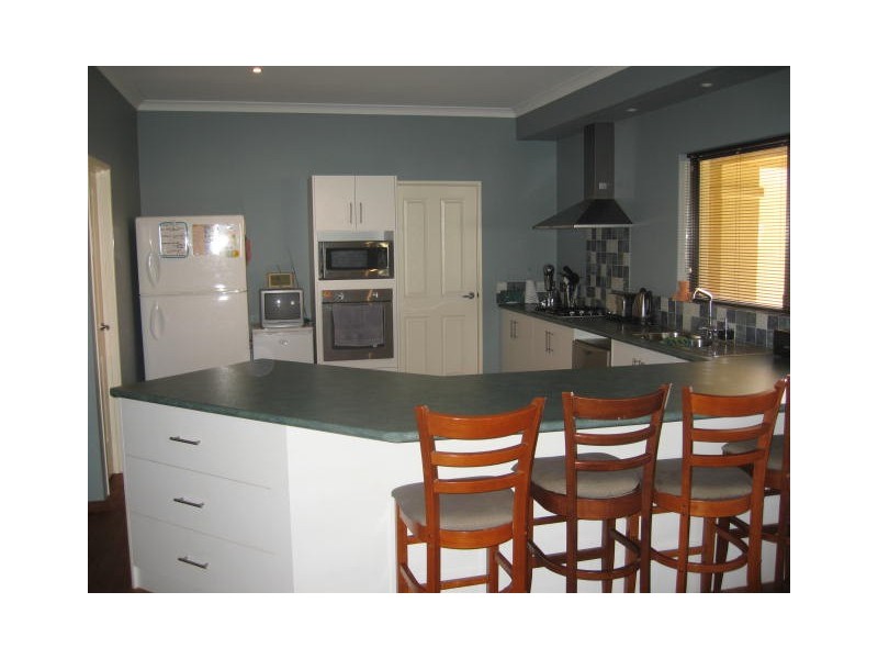 5 Dove Place, Wandina WA 6530