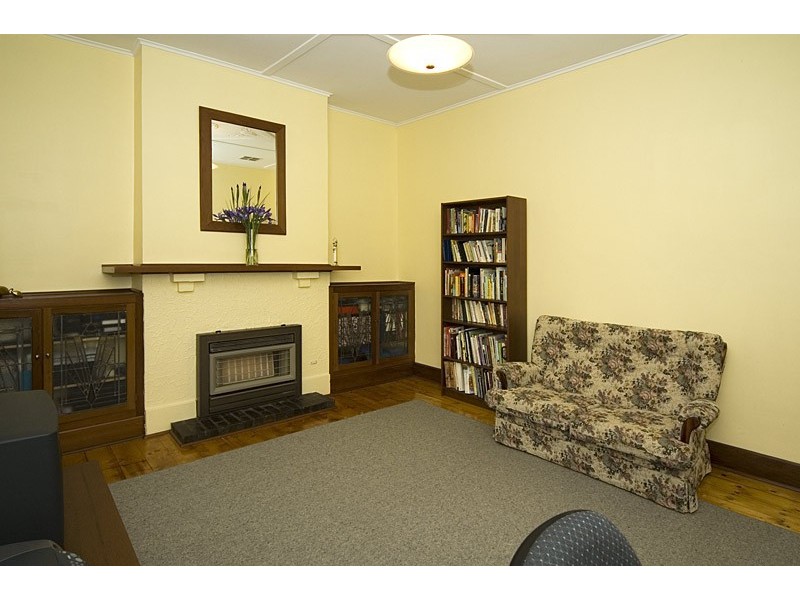 27 Wellington Street, Glandore SA 5037