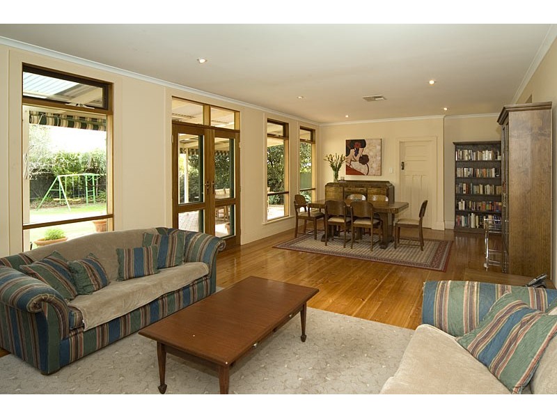 27 Wellington Street, Glandore SA 5037